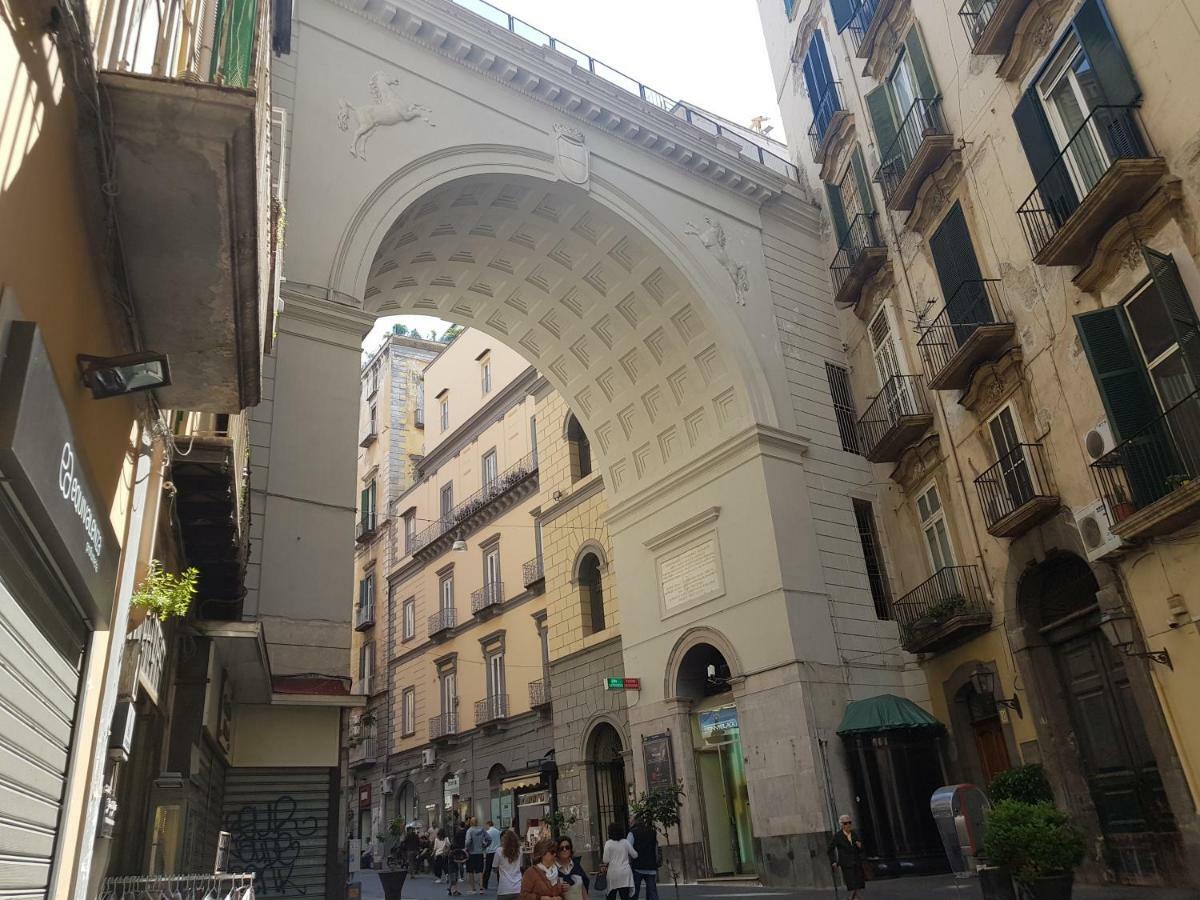Appartamento Chiaia 100 *